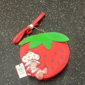 BNWT Strawberry Shortcake Strawberry Shaped Red and Green Bag